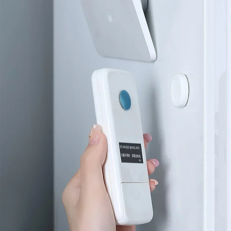Magnetic Absorption Hook